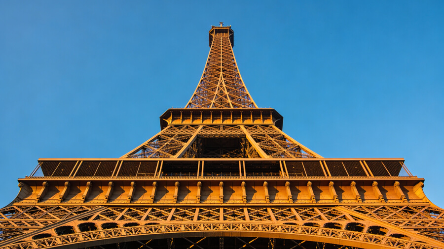 How Many Days in Paris Is Enough? The Backpacker’s Guide